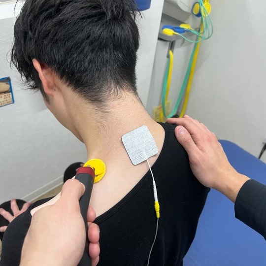 鍼治療が苦手な方でも鍼治療と同じような効果が得られるハイボルテージ治療